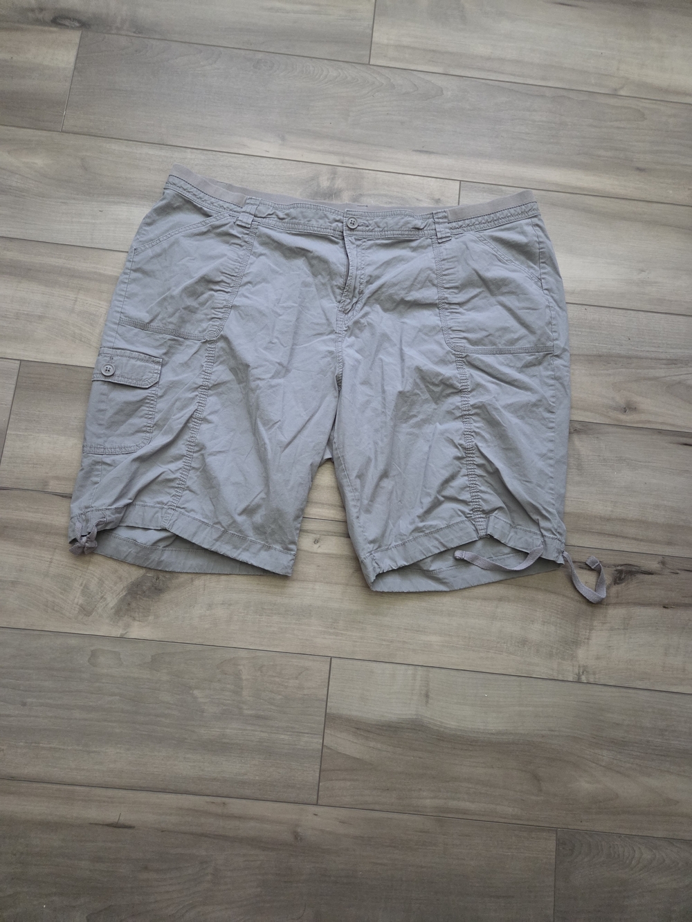 St. John's Bay Light Gray Cargo Shorts - Utility Pocket Style